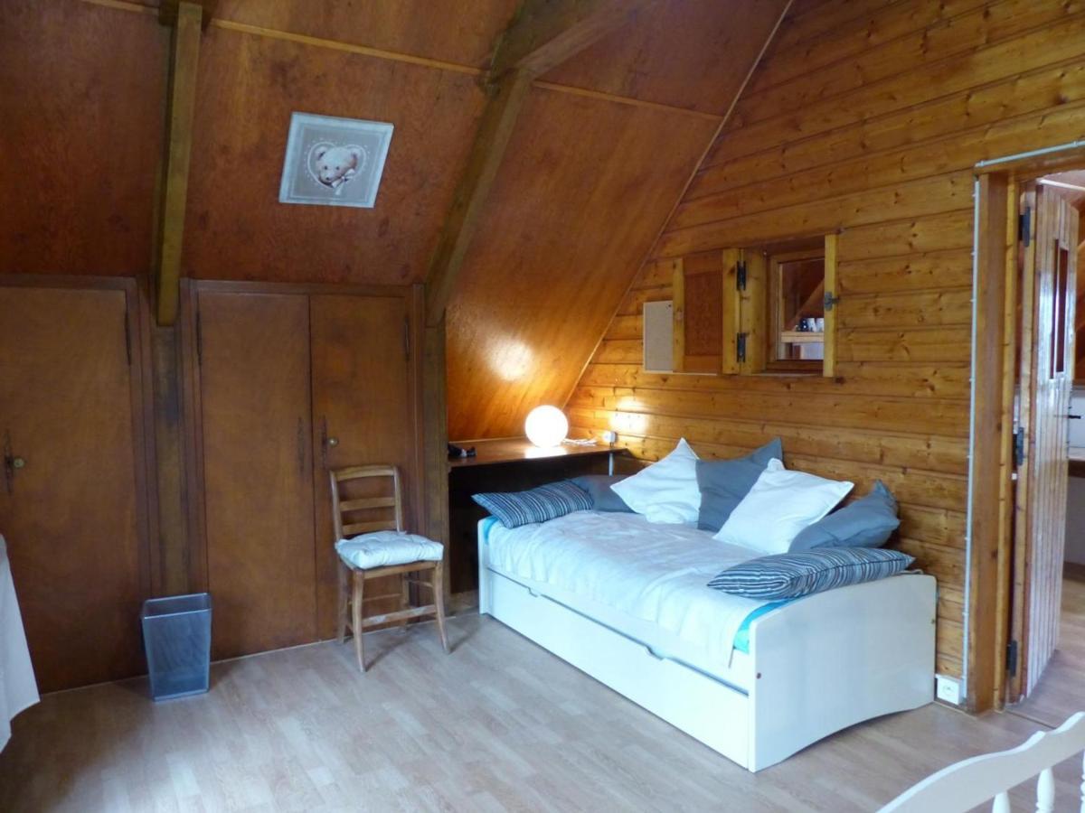 Chalet Familial Pres De Vichy, Terrasse, Animaux Acceptes - Fr-1-489-274 Le Vernet  外观 照片